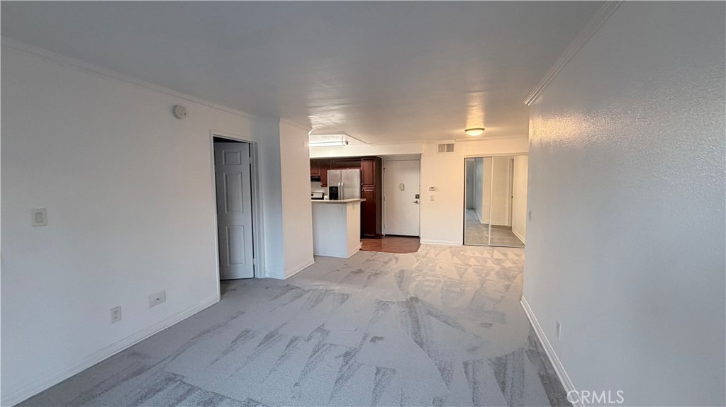 5535 Canoga Avenue 204