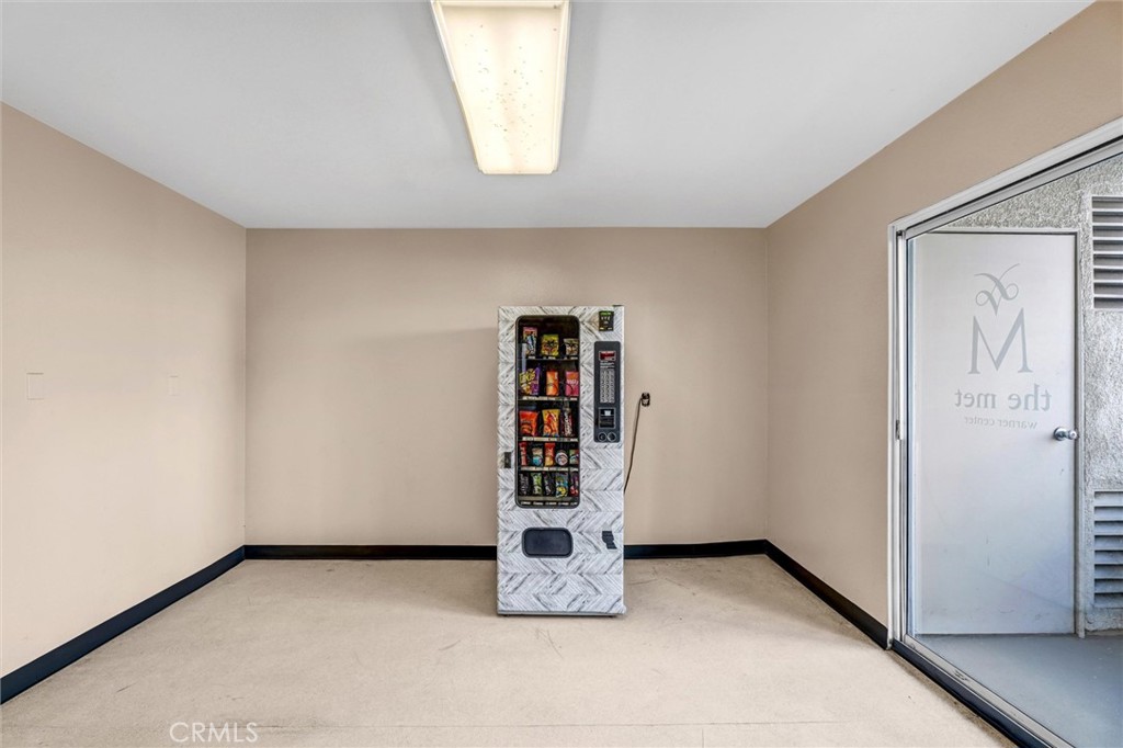 5535 Canoga Avenue 204