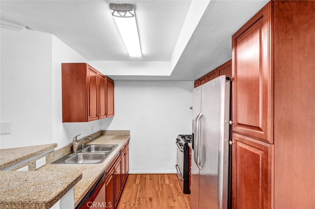 5535 Canoga Avenue 204