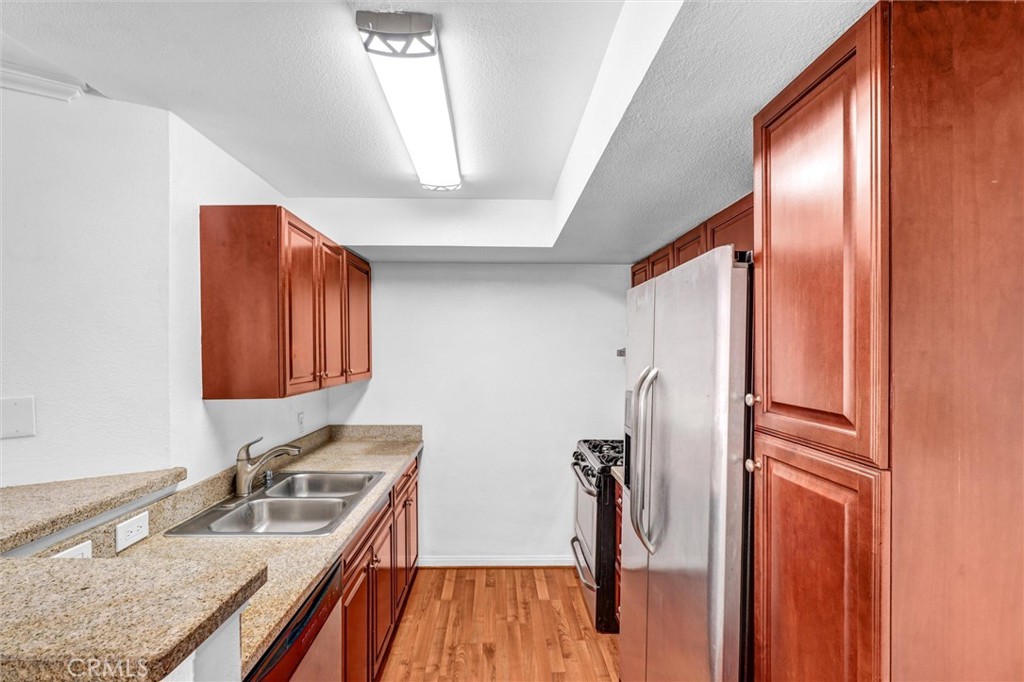 5535 Canoga Avenue 204