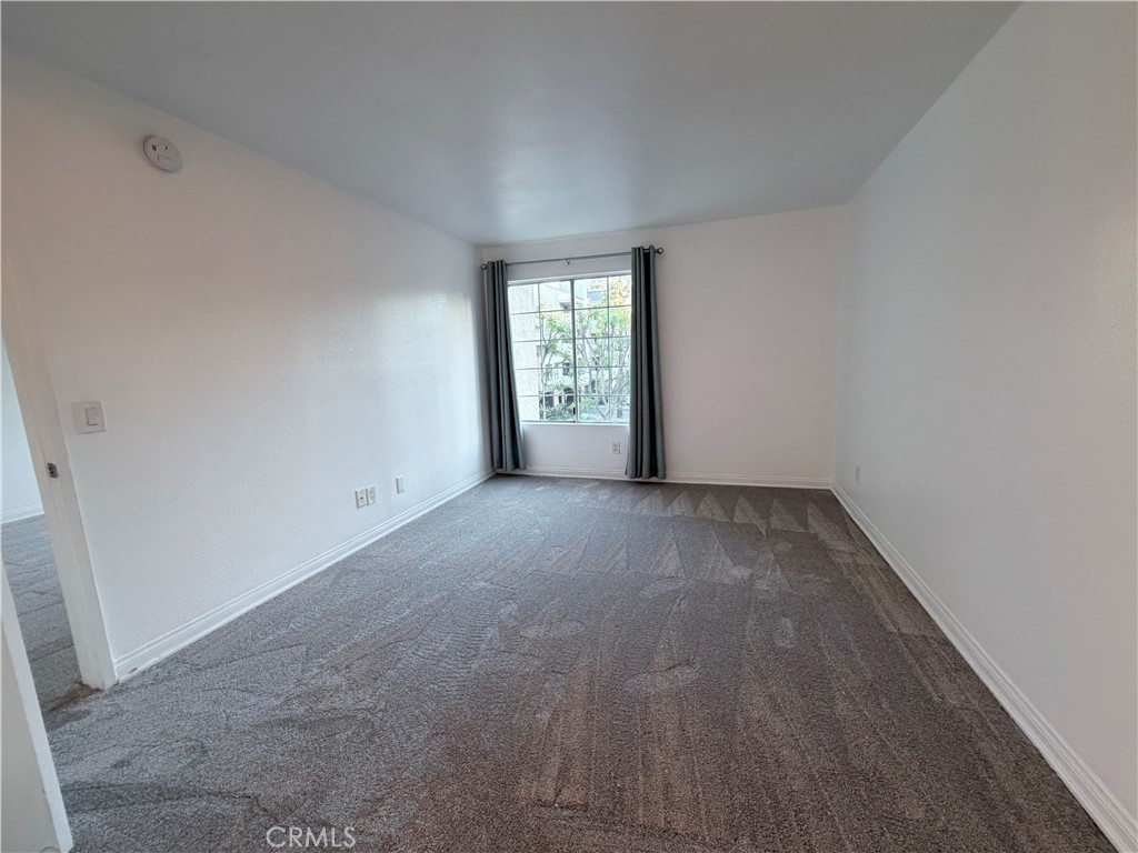 5535 Canoga Avenue 204