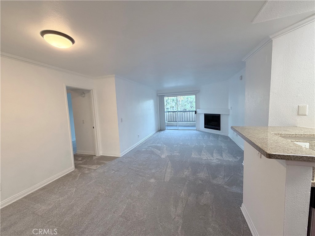 5535 Canoga Avenue 204