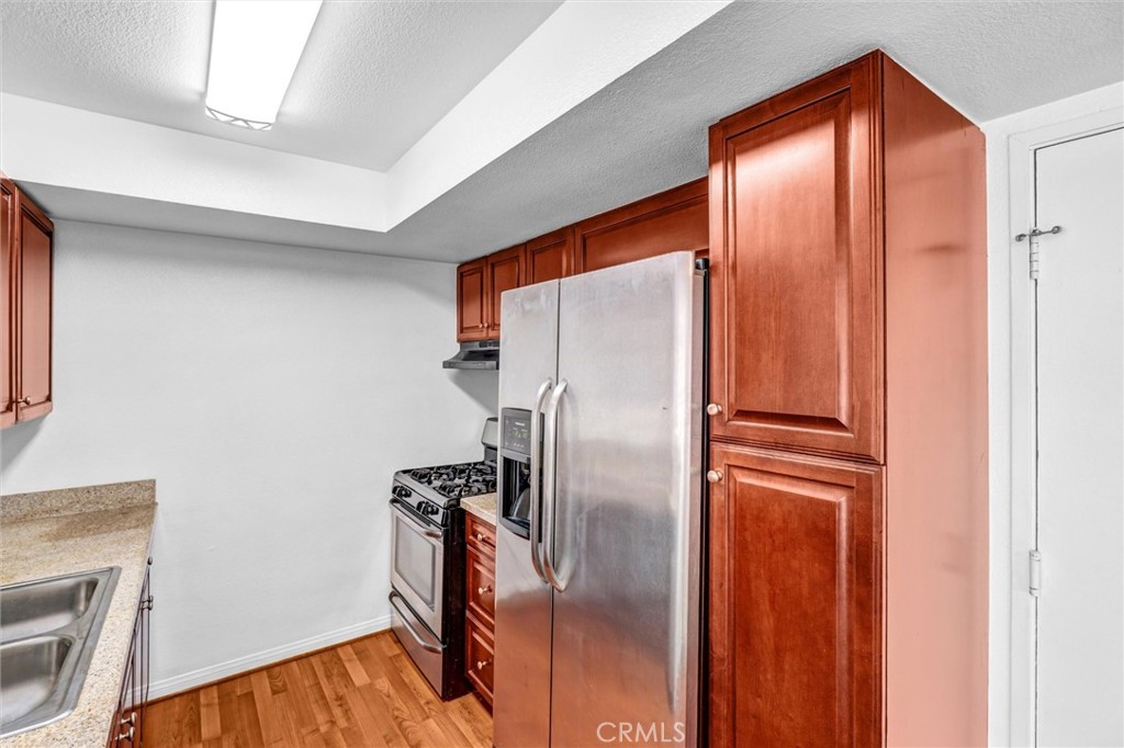 5535 Canoga Avenue 204