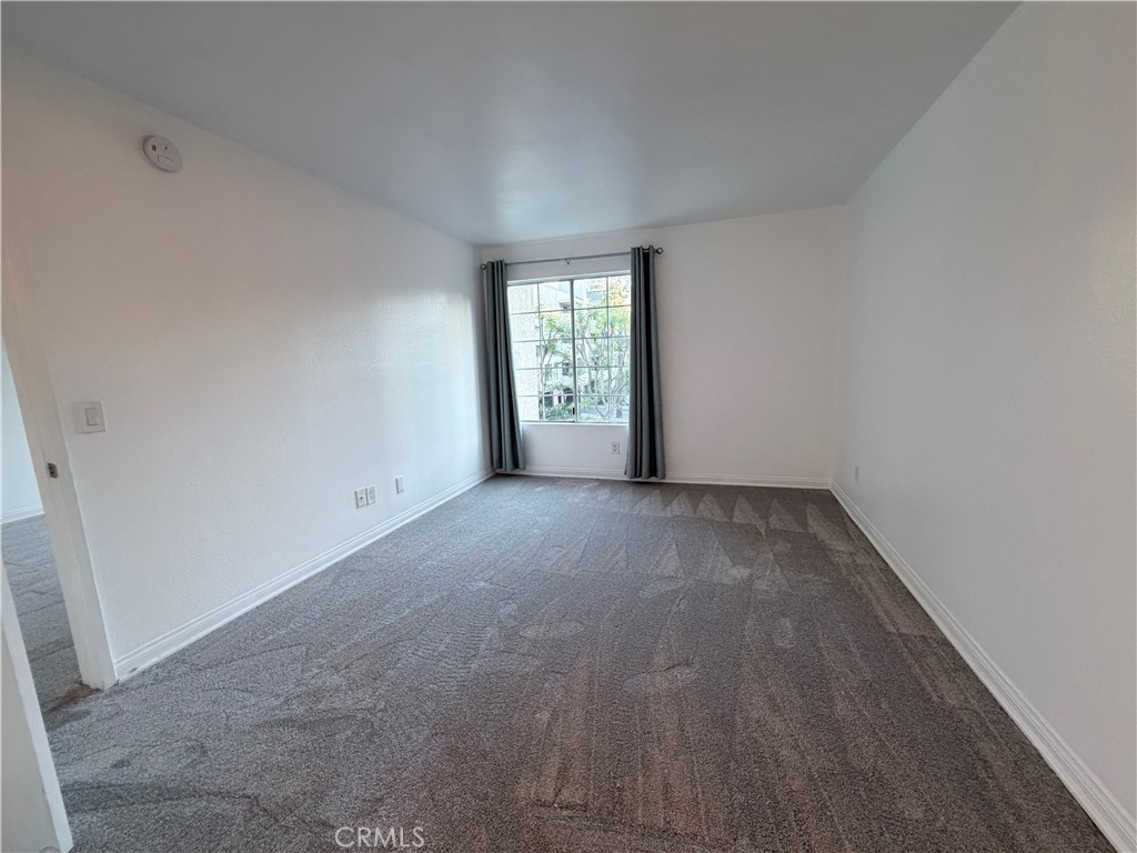 5535 Canoga Avenue 204