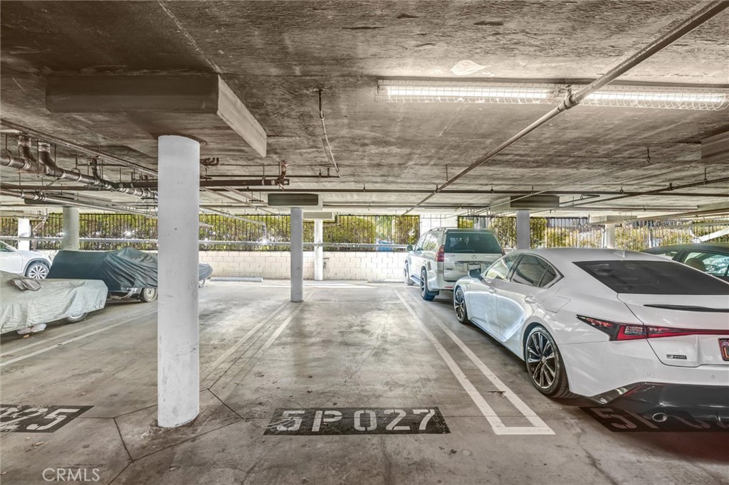 5535 Canoga Avenue 204