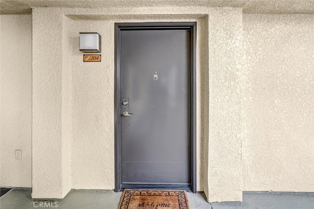 5535 Canoga Avenue 204