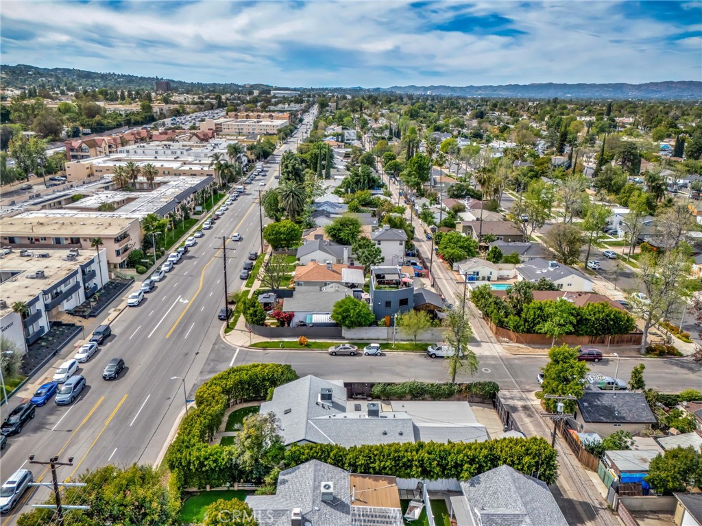 17329 Burbank Boulevard