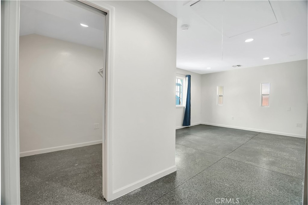 17329 Burbank Boulevard