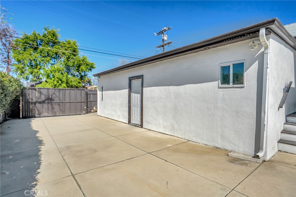 17329 Burbank Boulevard