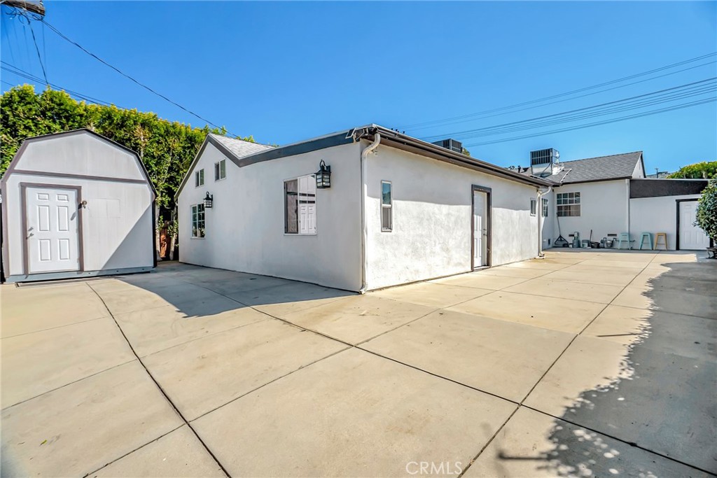 17329 Burbank Boulevard