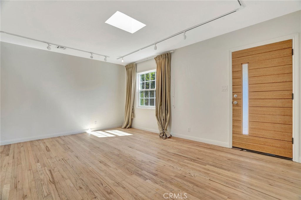 17329 Burbank Boulevard