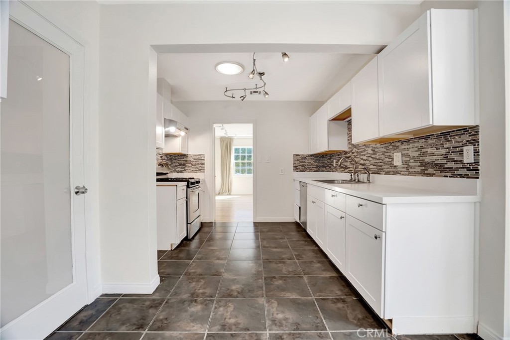 17329 Burbank Boulevard