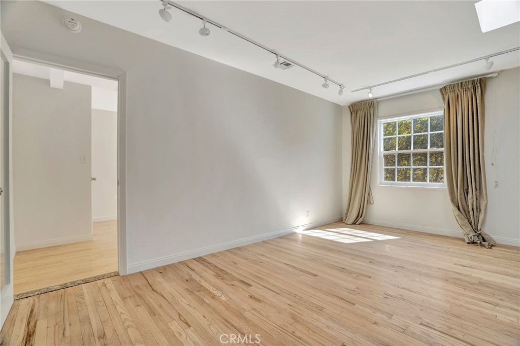 17329 Burbank Boulevard