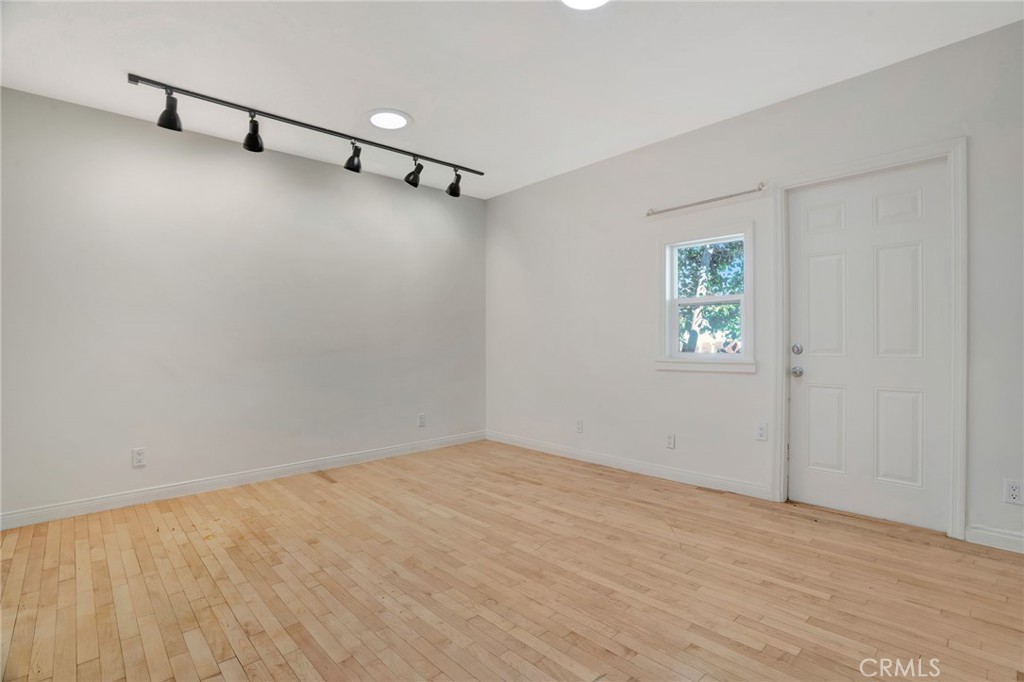 17329 Burbank Boulevard