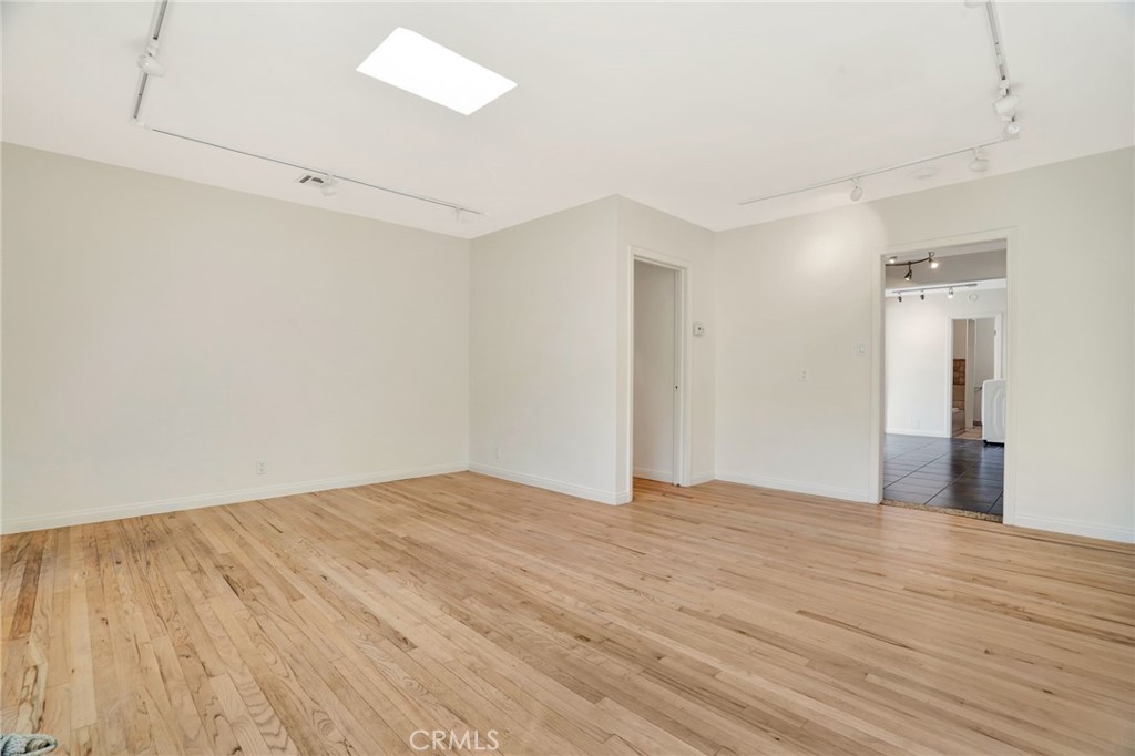 17329 Burbank Boulevard