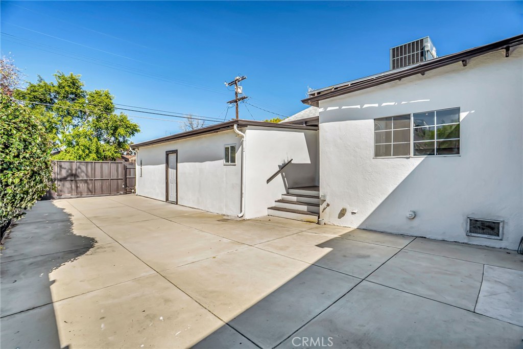 17329 Burbank Boulevard