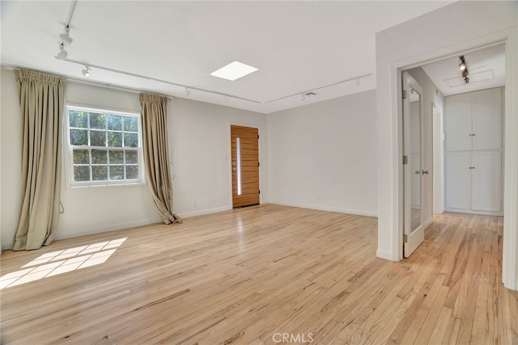 17329 Burbank Boulevard