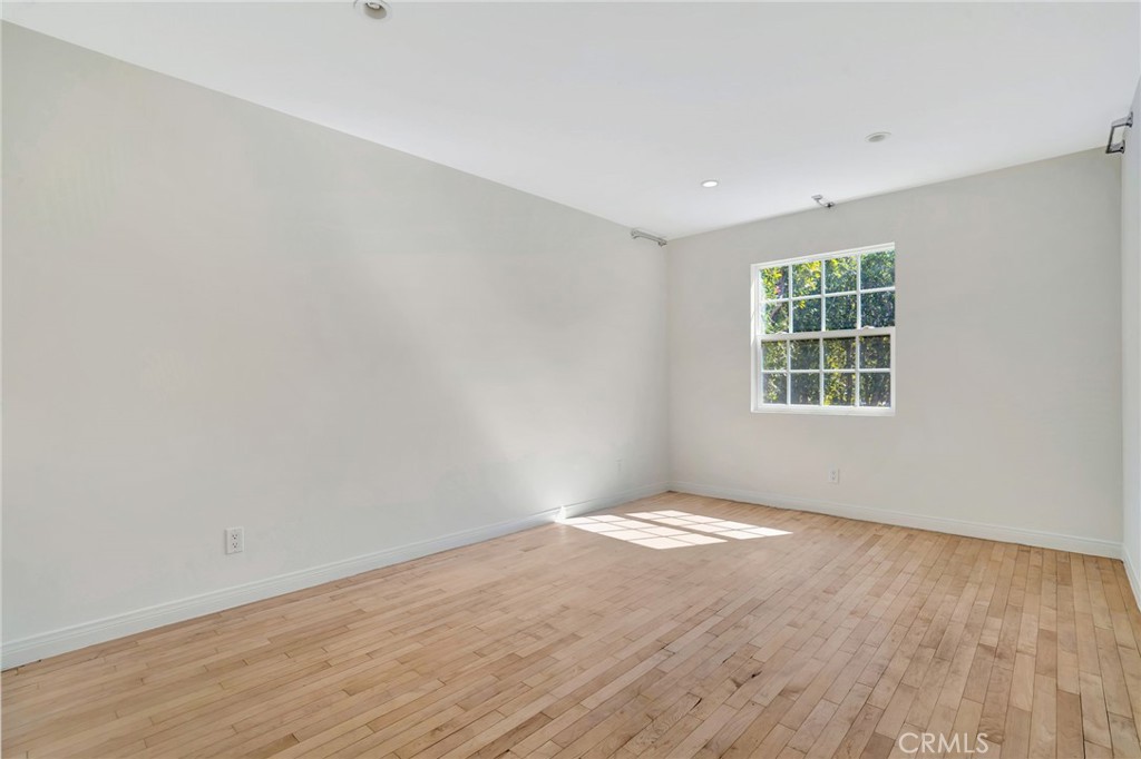 17329 Burbank Boulevard