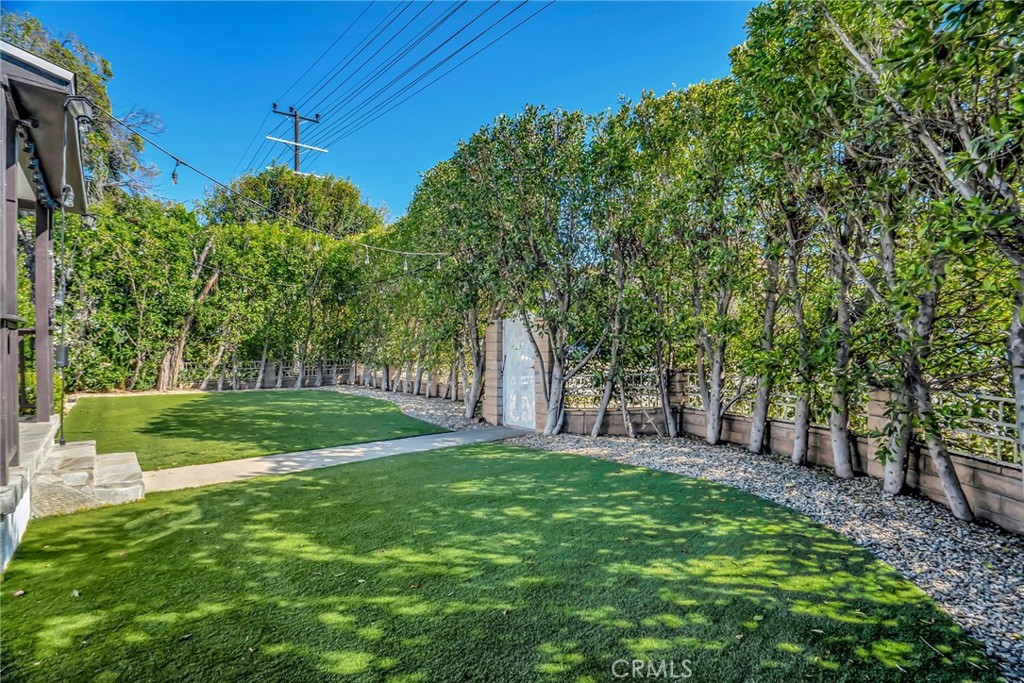 17329 Burbank Boulevard