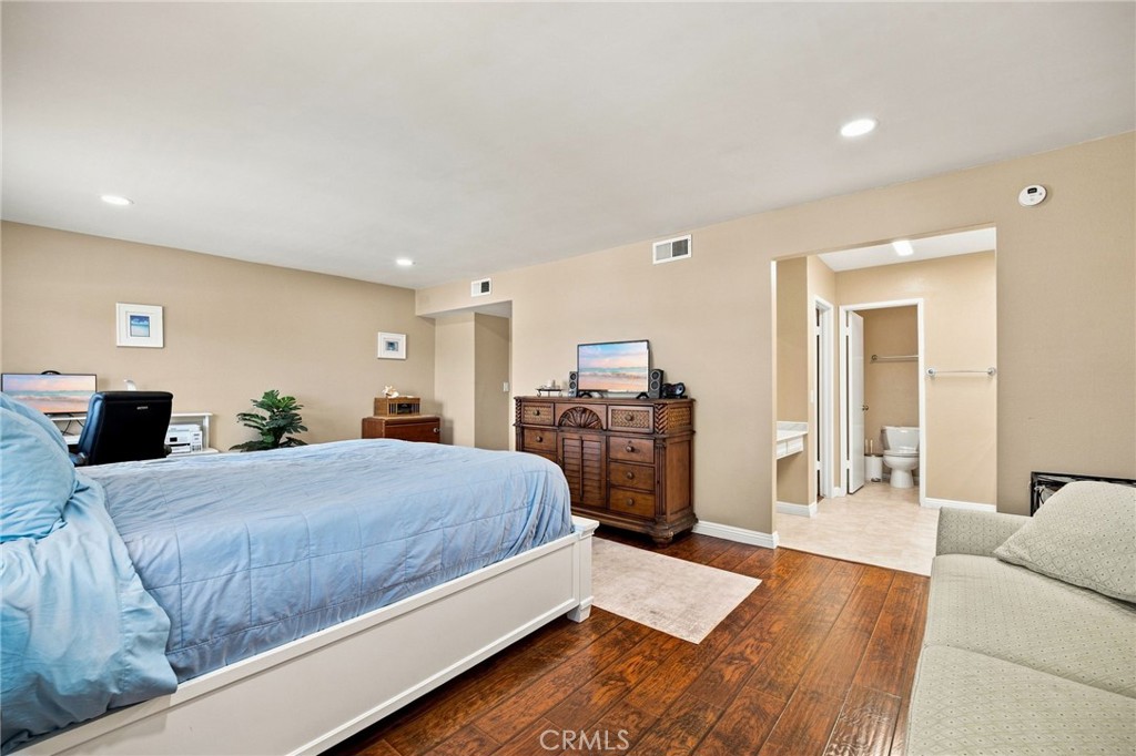 18360 Collins L