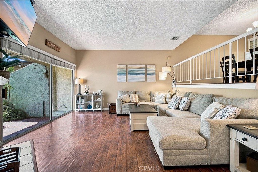 18360 Collins L