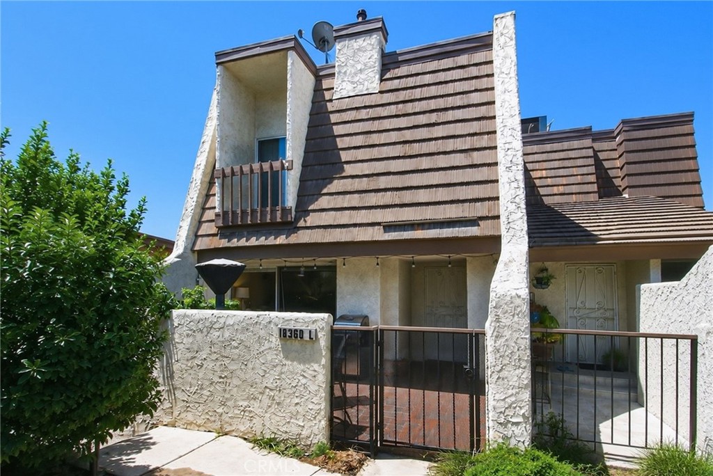18360 Collins L