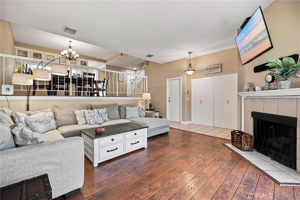 18360 Collins L