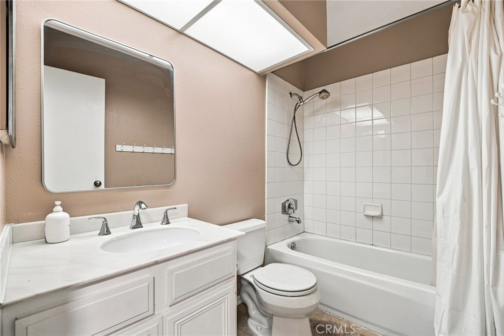 18360 Collins L