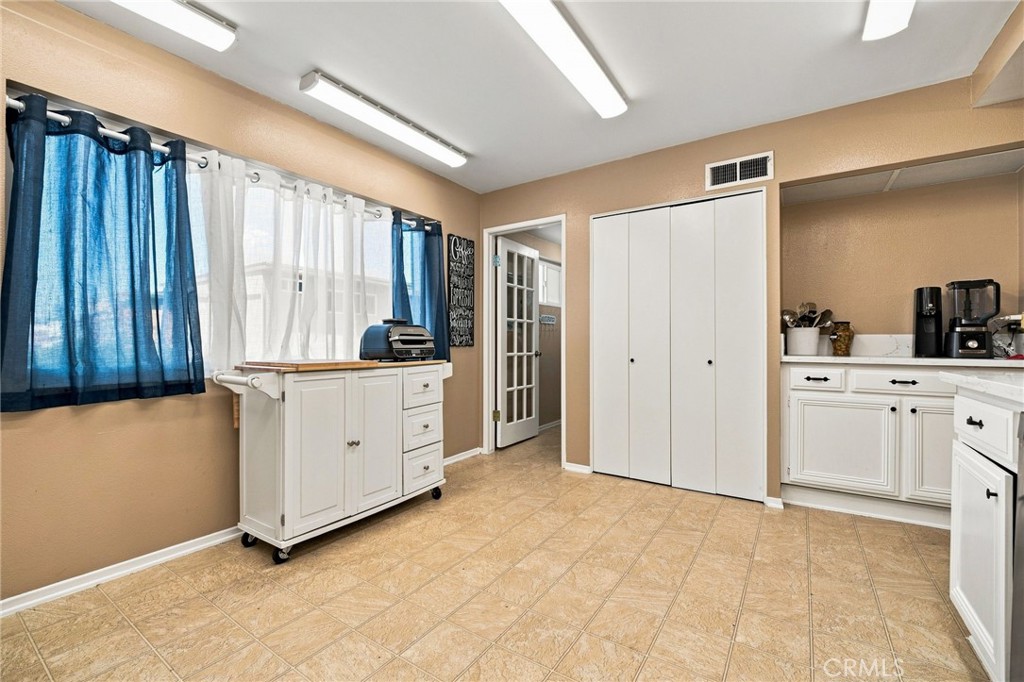 18360 Collins L