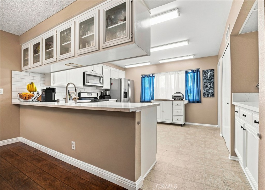 18360 Collins L