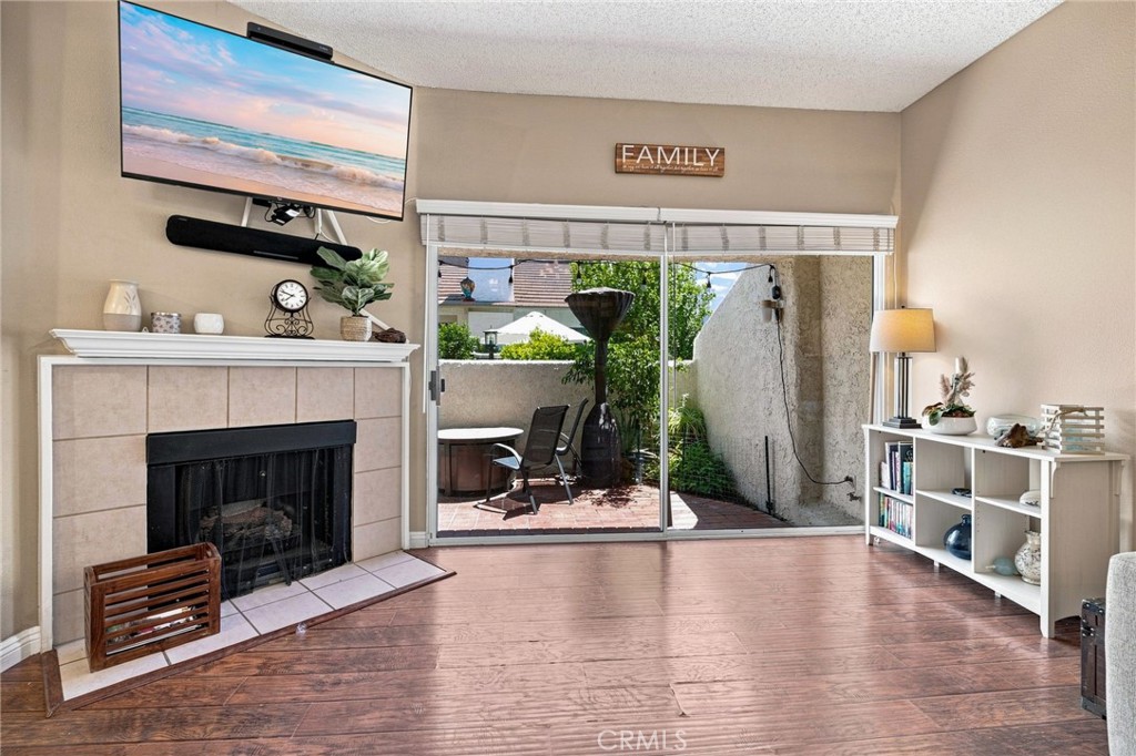 18360 Collins L