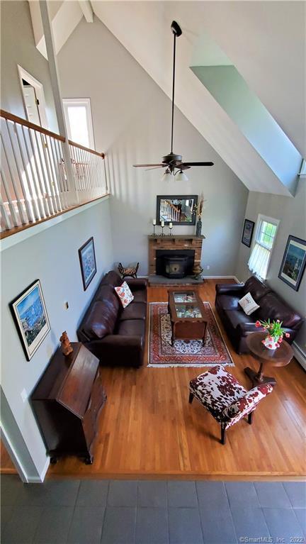 8 Turkey Hill Road