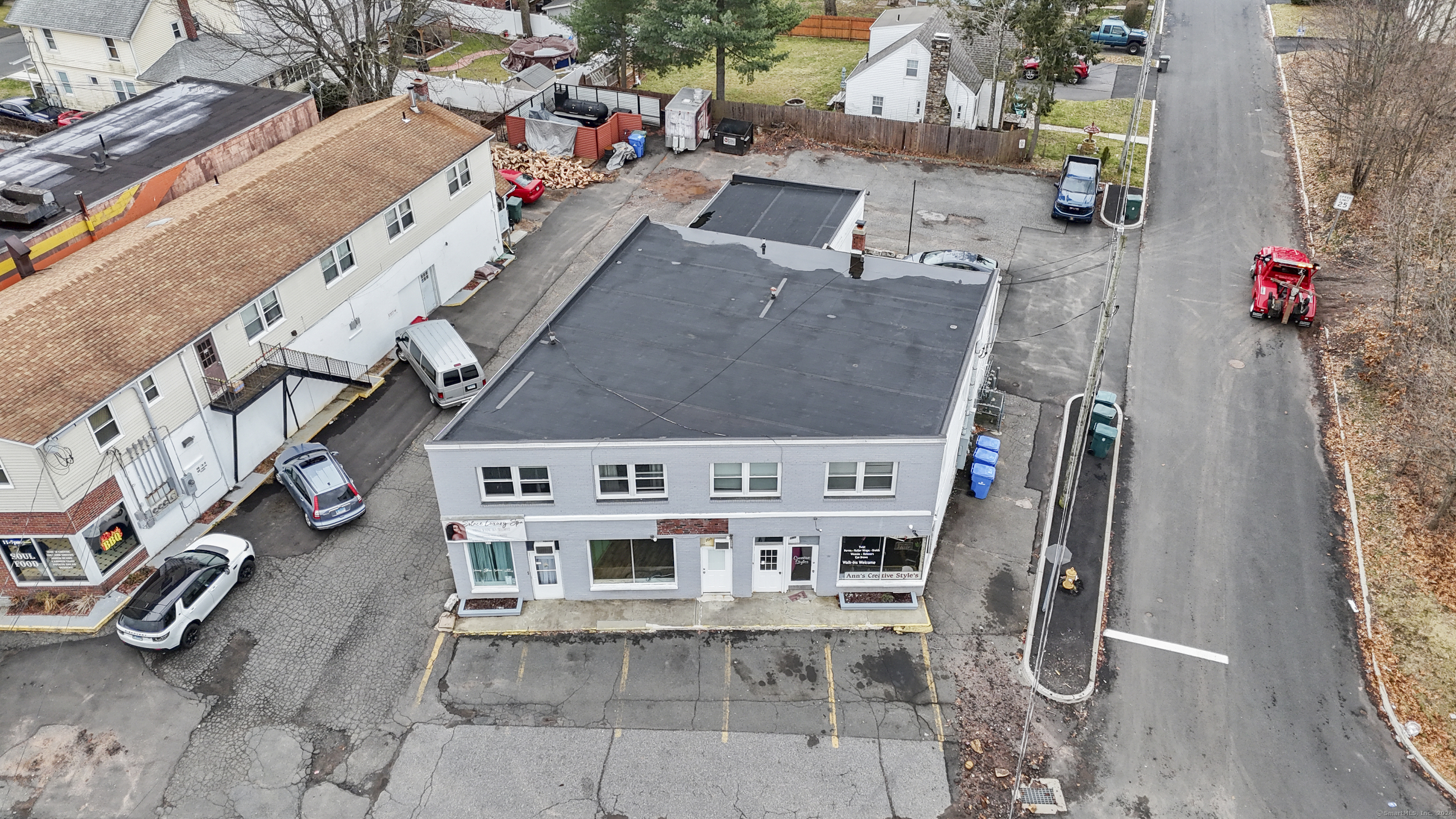 186 Middle Turnpike West