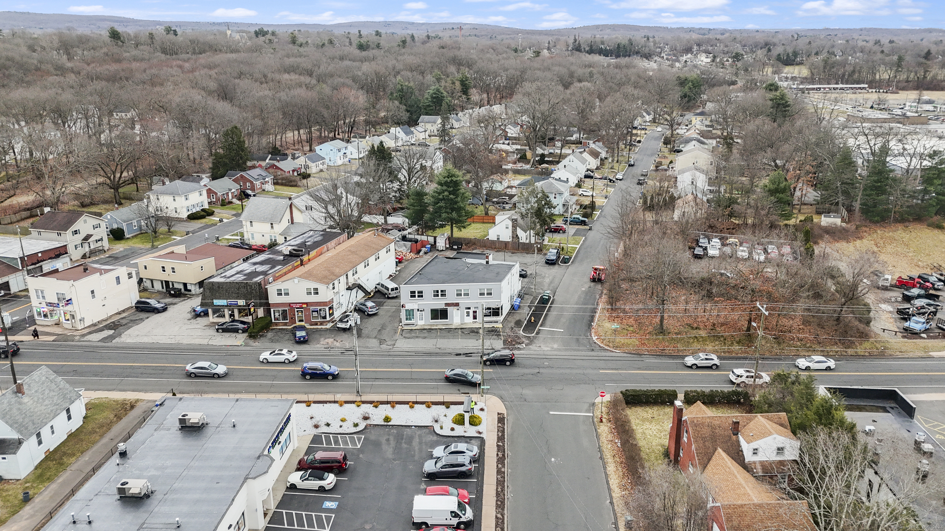 186 Middle Turnpike West