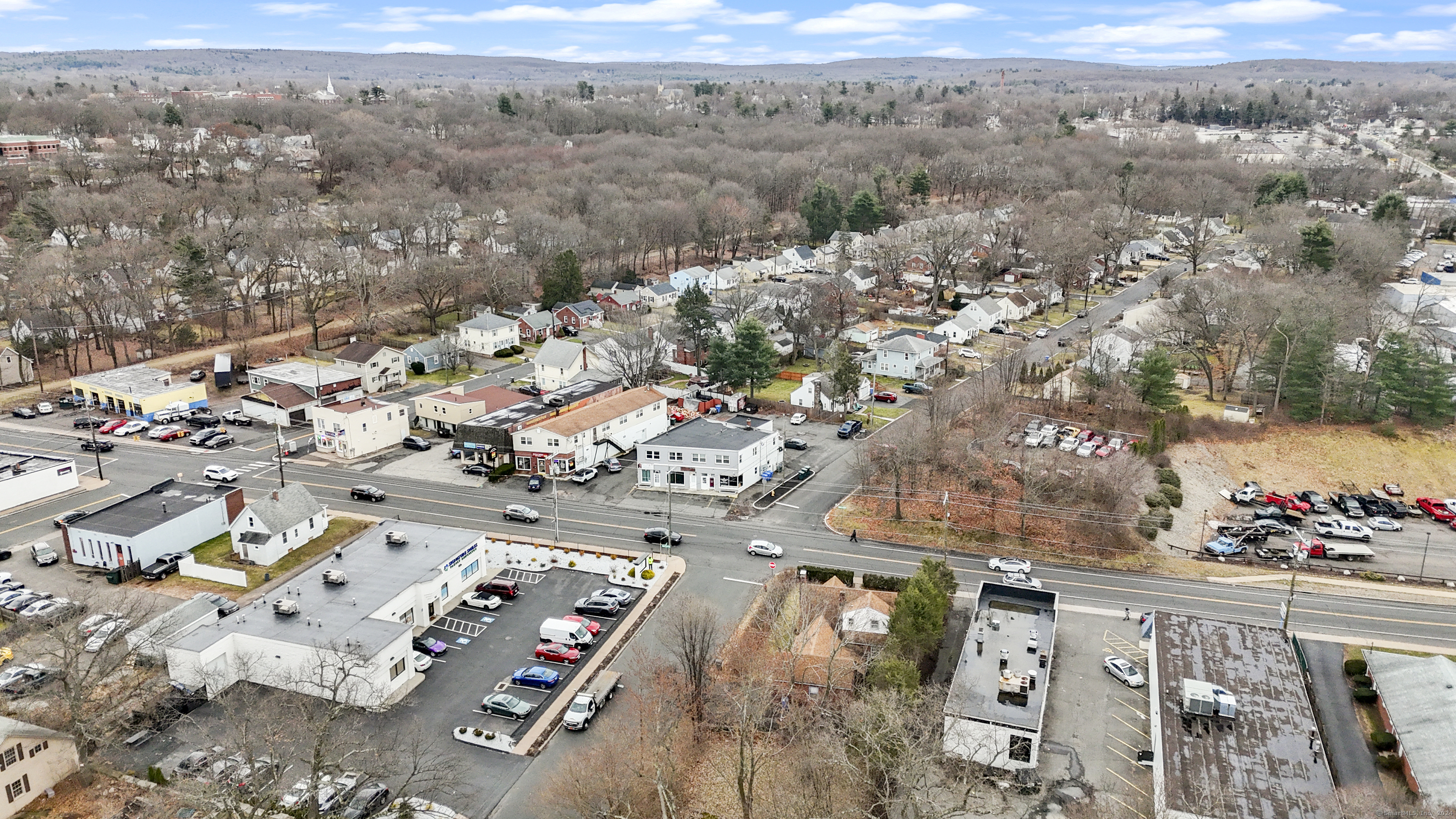 186 Middle Turnpike West