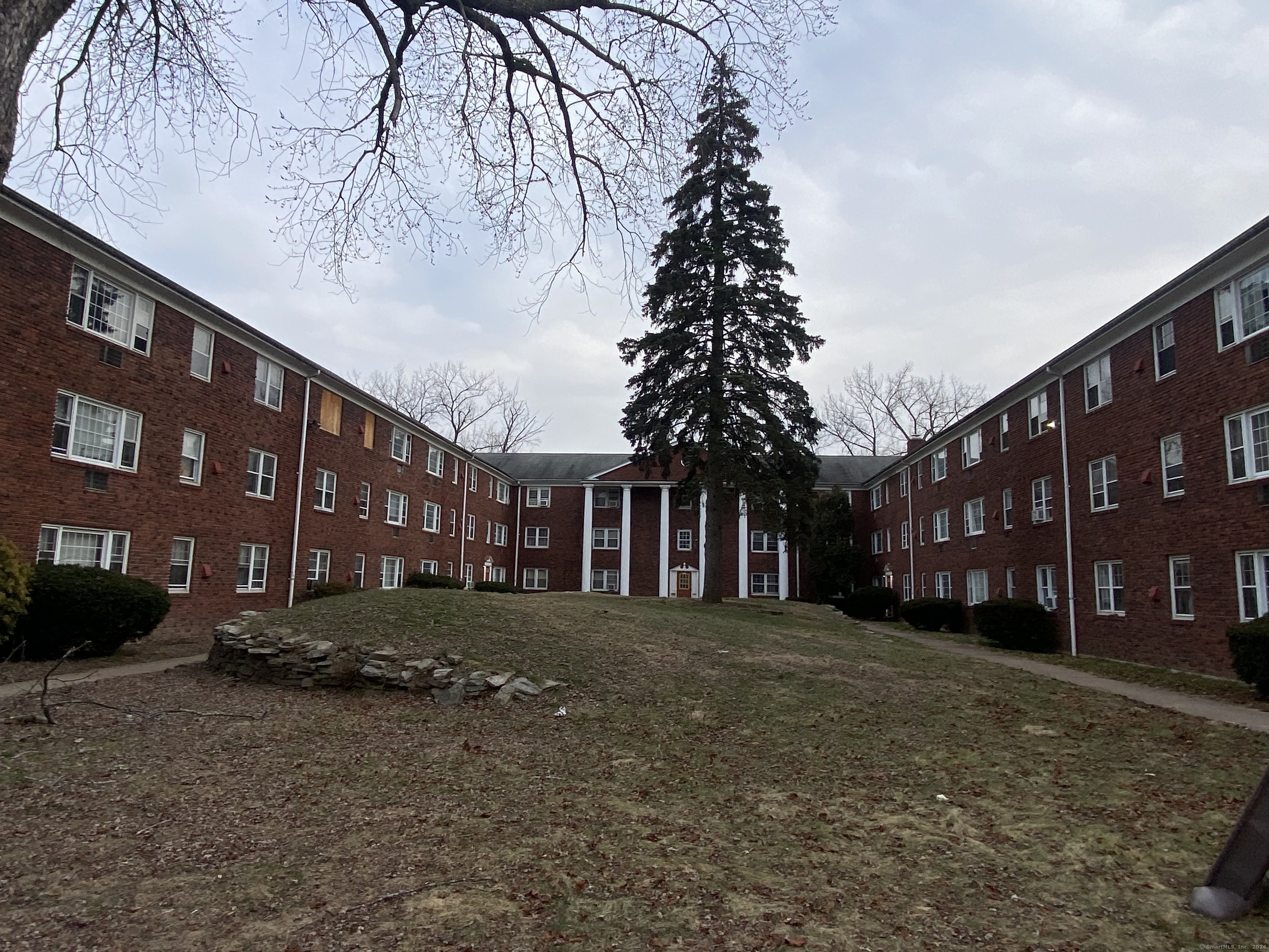 509 Burnside Avenue APT C9