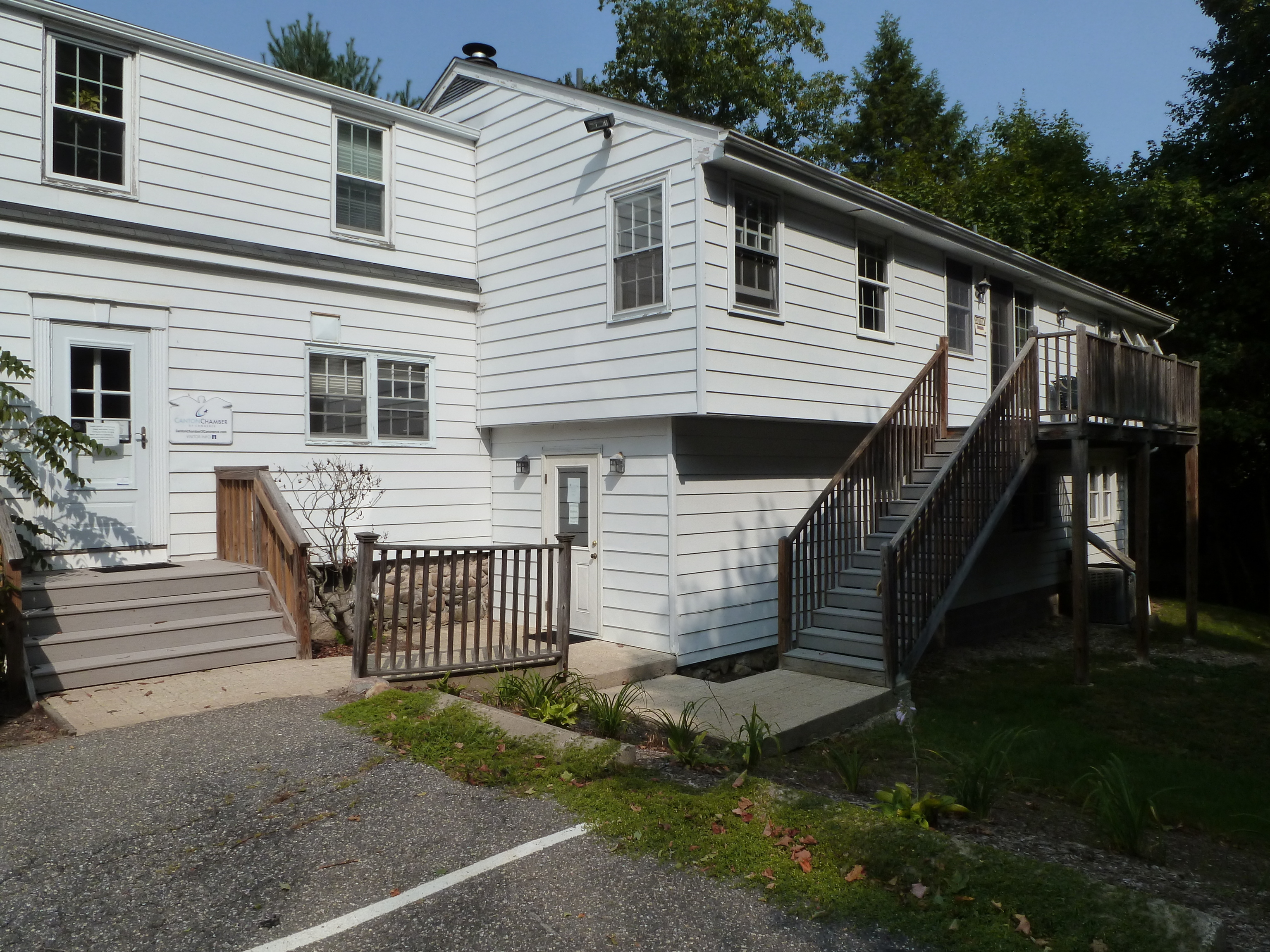 324 Albany Turnpike