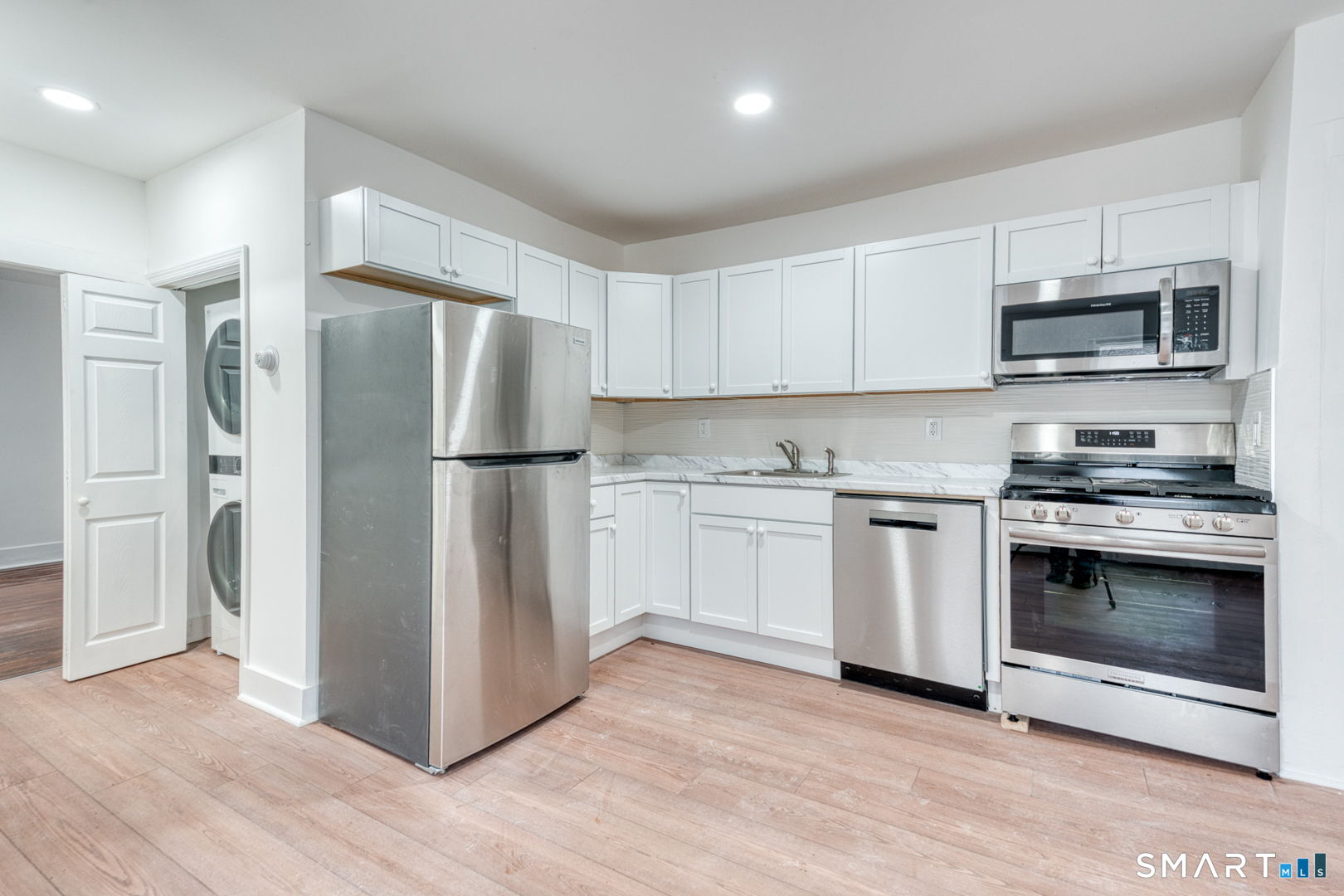 152 Oak Street 1N