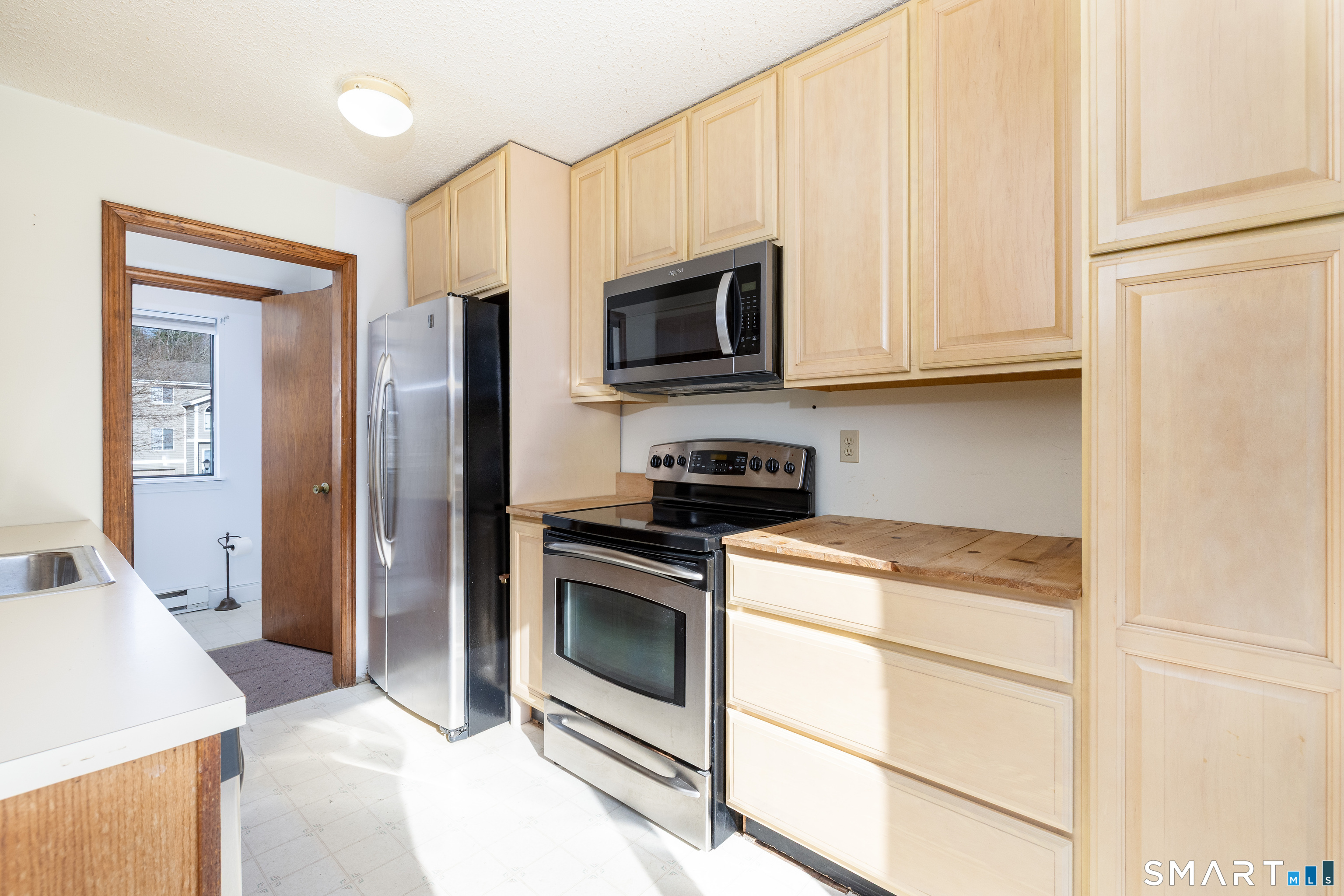 111 Riverton Road 28