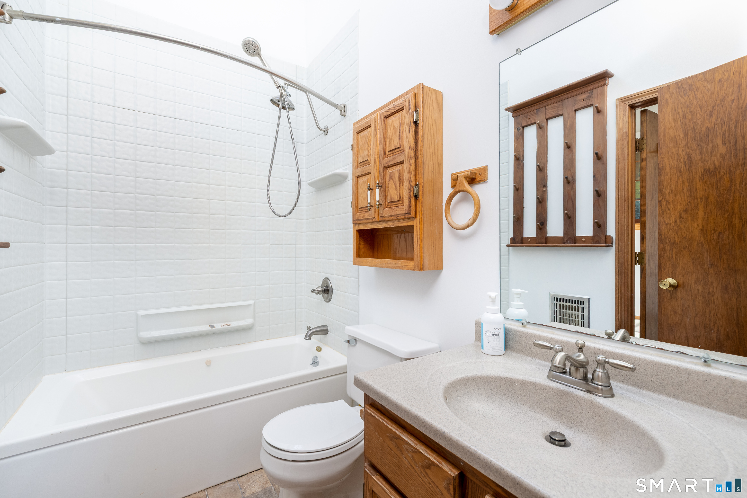 111 Riverton Road 28