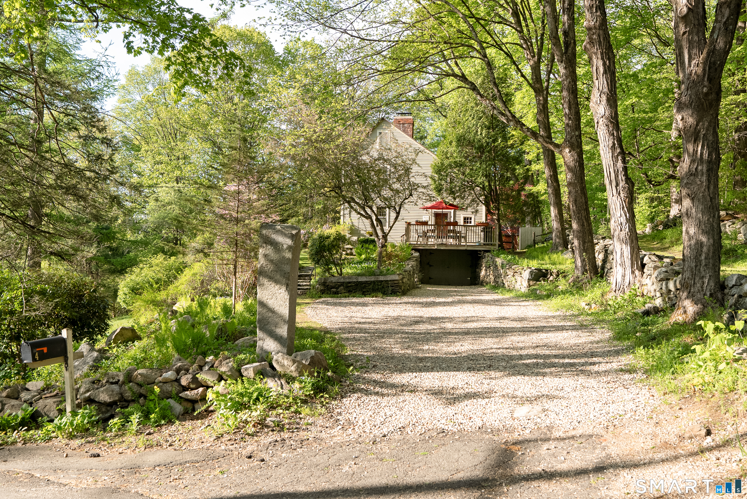 4 Cemetery Road