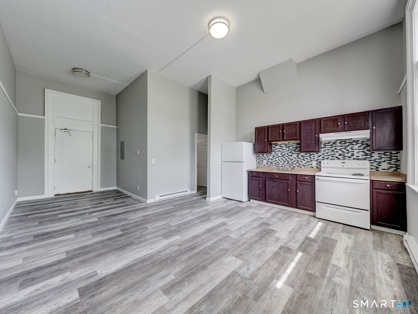 111 Franklin Square 106