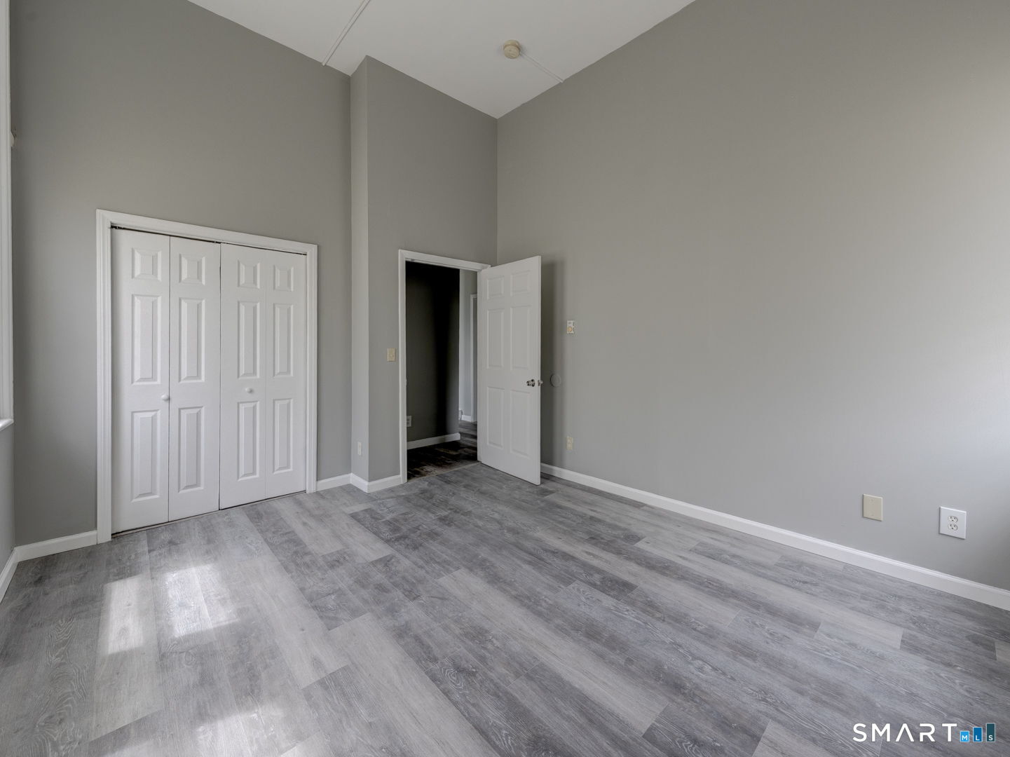 111 Franklin Square 106