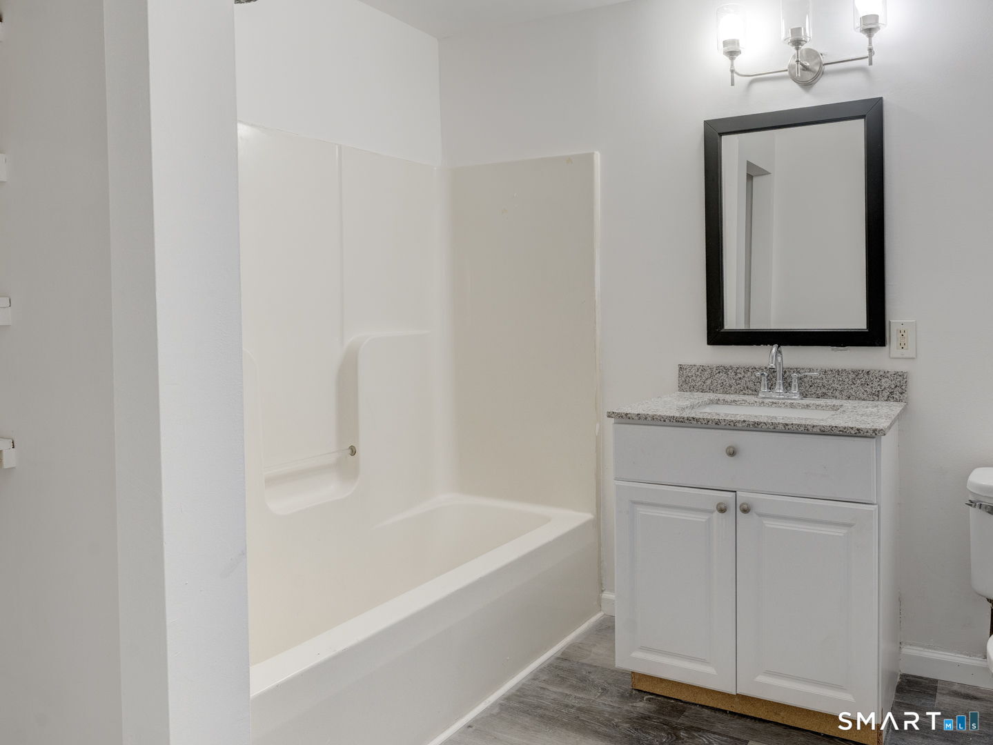 111 Franklin Square 106