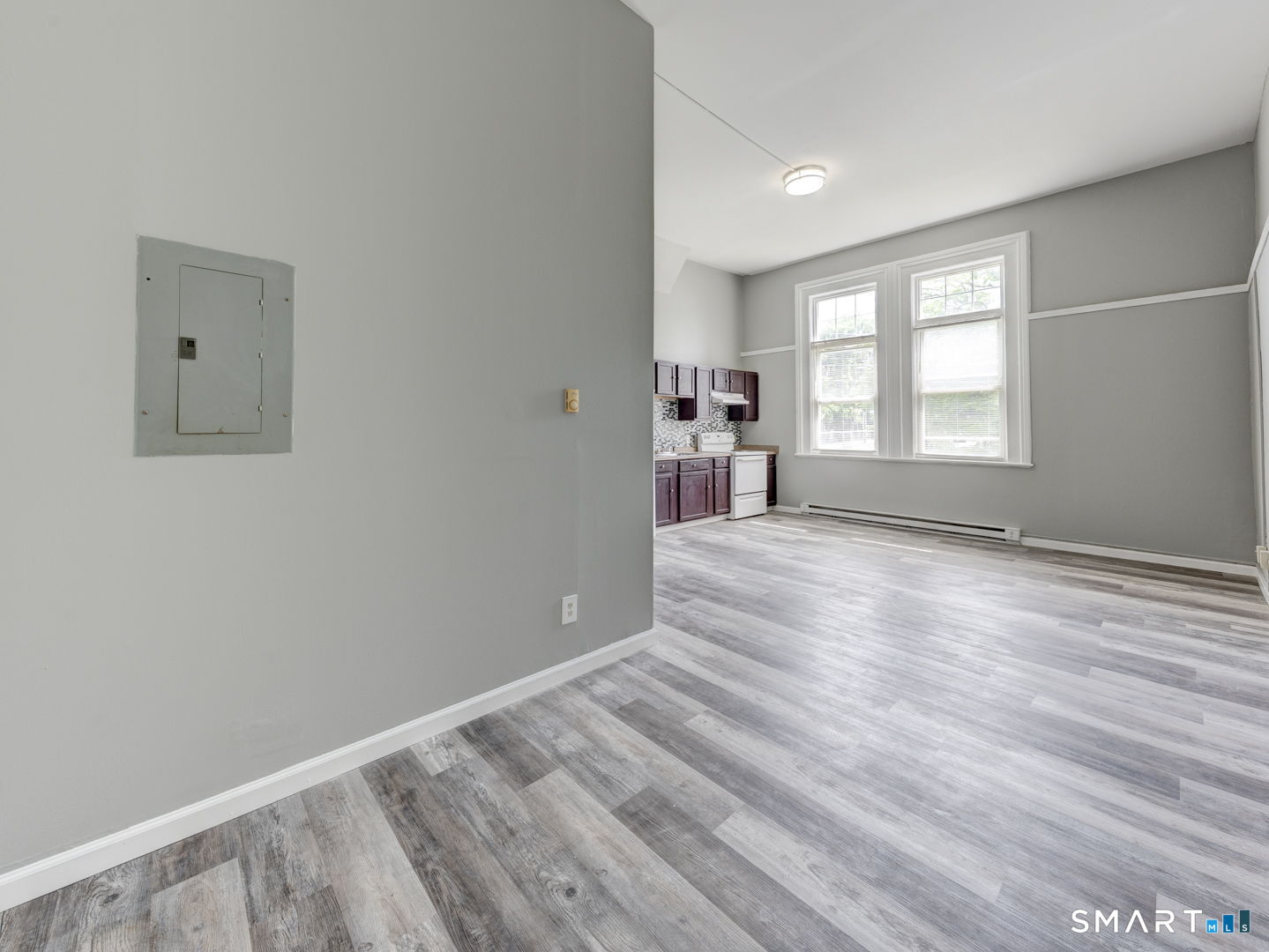 111 Franklin Square 106