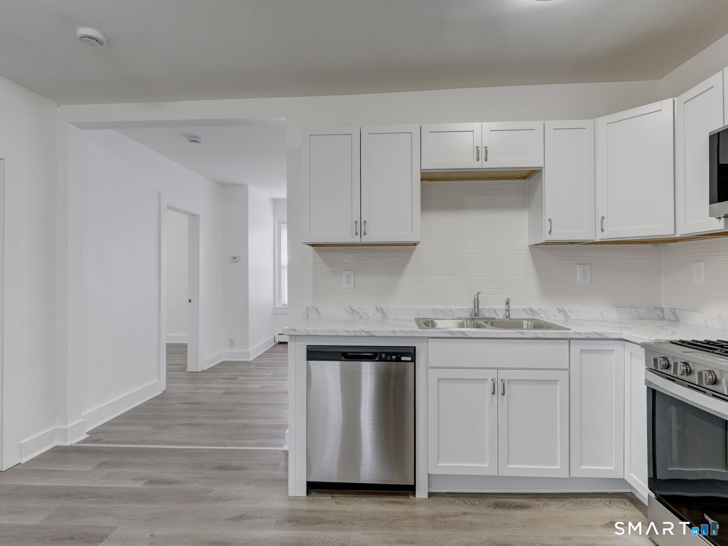 59 Daly Avenue 1W