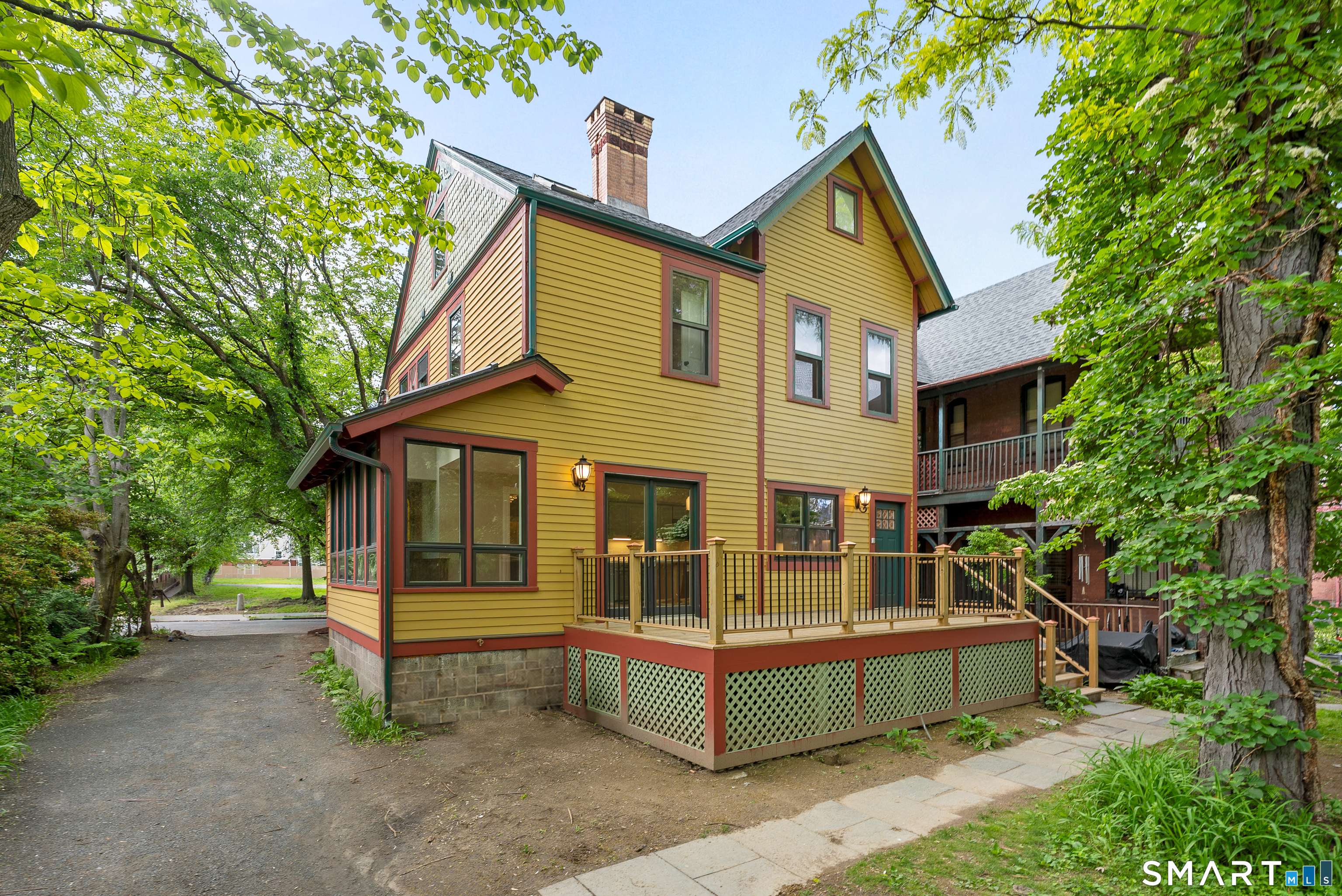 102 Huntington Street