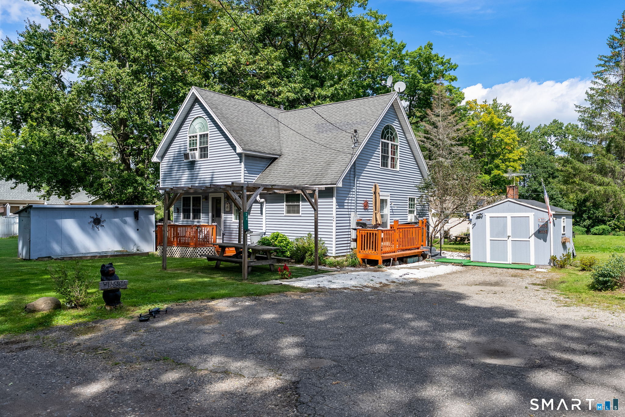 24 Pond Road
