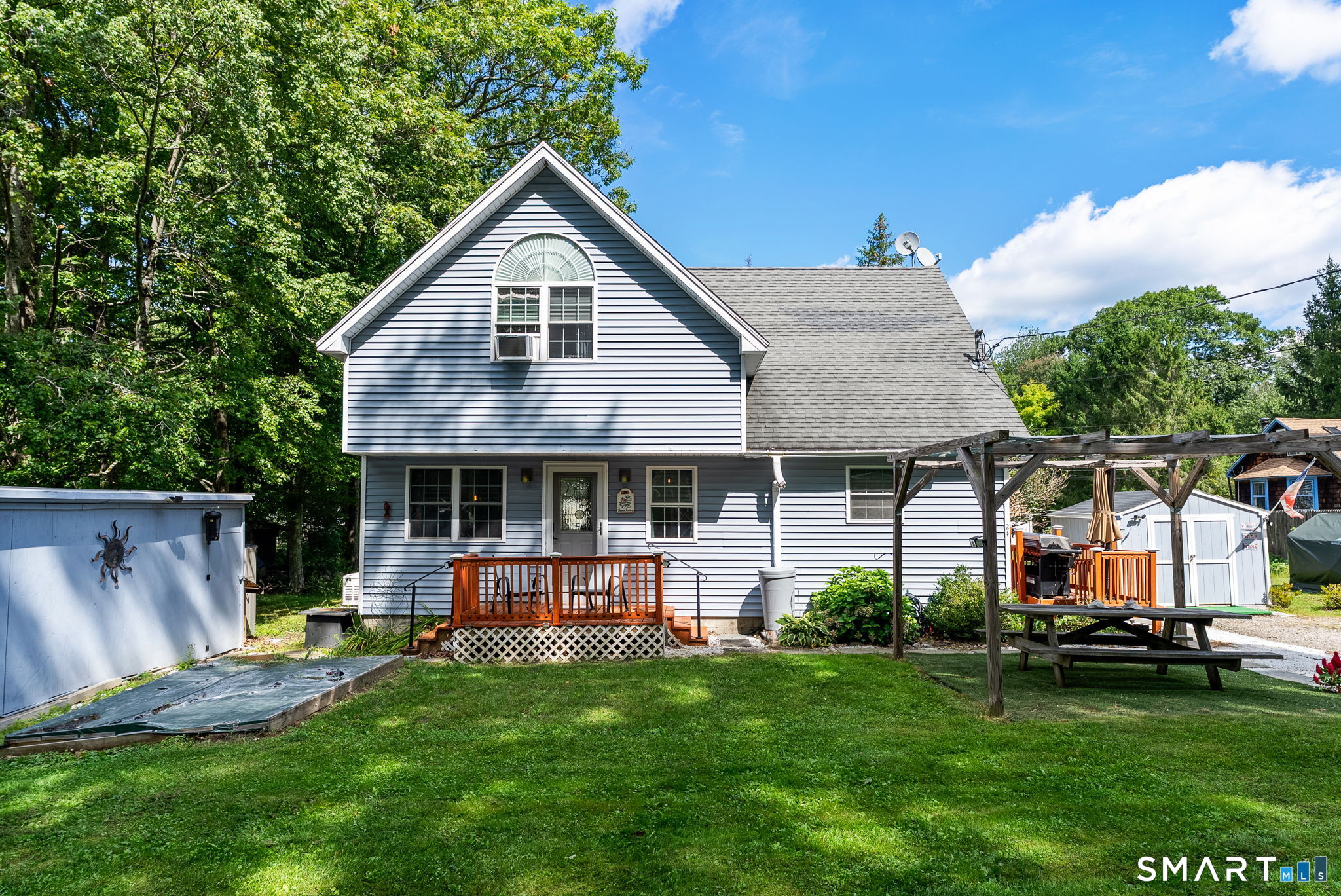 24 Pond Road