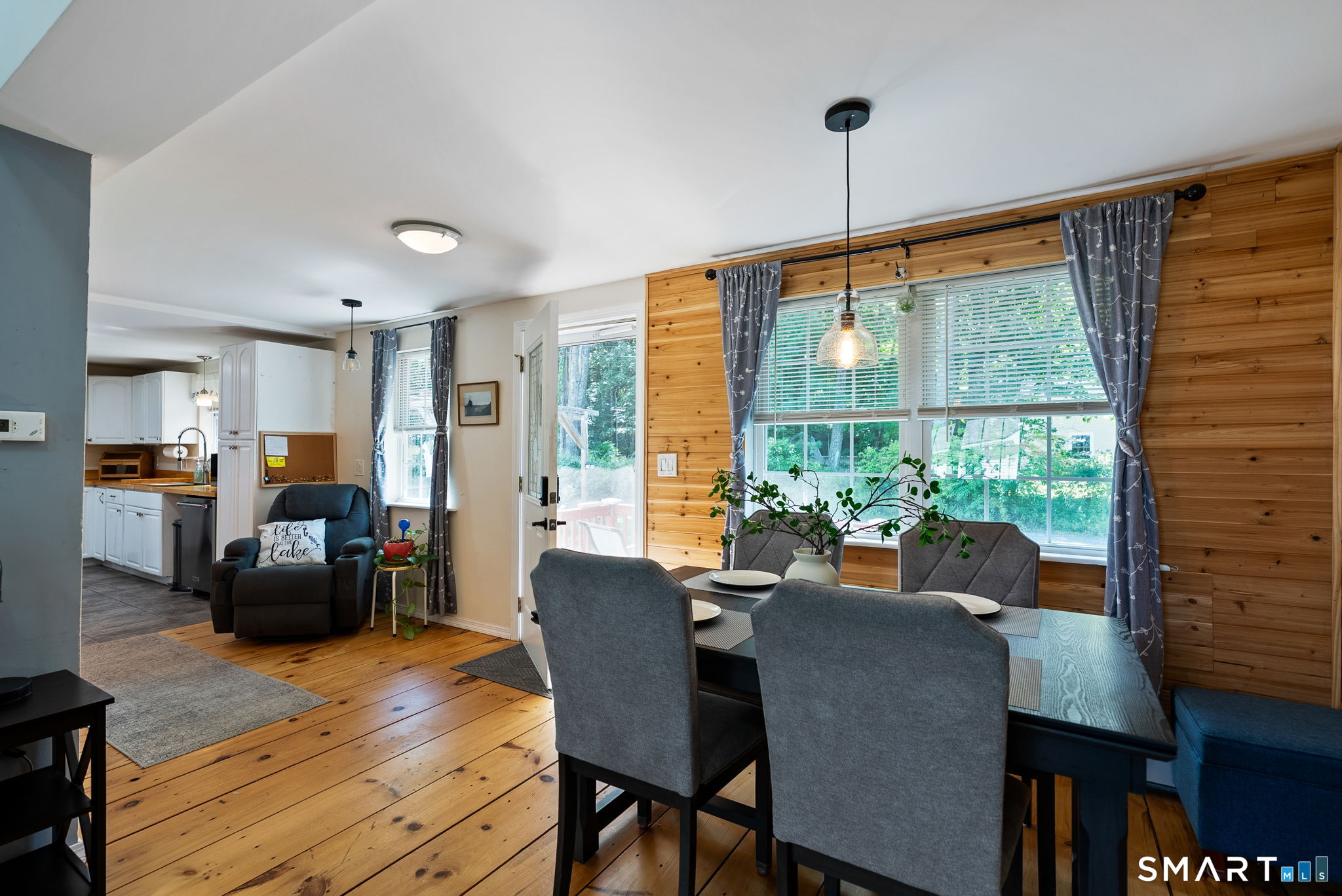 24 Pond Road